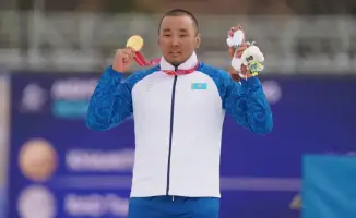 Министр туризма и спорта РК Ербол Мырзабосынов поздравил чемпиона Паралимпиады Ербола Хамитова