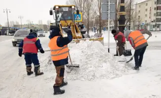 Снежный фронт: около трех тысяч дорожных бойцов сражаются с зимней стихией в Астане