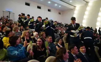 В Акмолинской области женщины засияли на празднике 8 марта, как звезды на ночном небе