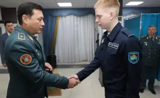 Национальная гвардия участвует в референдуме: рядовой Яровой голосует в день рождения