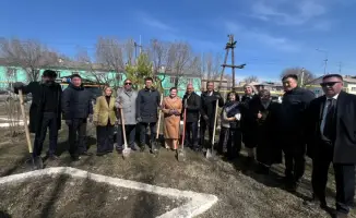 В Алатау прошла экологическая акция по посадке деревьев в рамках референдума 2026