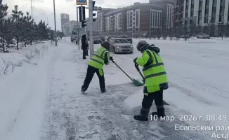 Обильный снегопад в Астане: массовая мобилизация спецтехники и рабочих для уборки снега