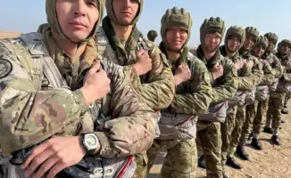 Курсанты военного института впервые выполнили учебные прыжки с парашютом