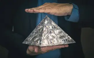 Расследование финансовой пирамиды «Sirius Energy»: 380 жертв мошенничества в сфере возобновляемой энергетики