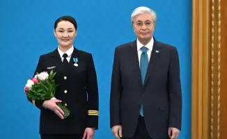 Президент Казахстана наградил сотрудниц МЧС в честь Международного женского дня