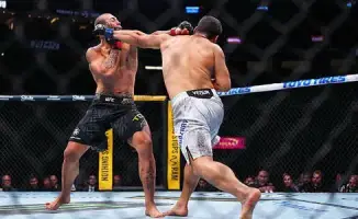 Дияр Нургожай победил Рафаэля Тобиаса на турнире UFC 326 в Лас-Вегасе