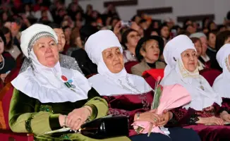 Празднование 8 Марта в Семее: влияние материнской мудрости на развитие прав женщин в Казахстане