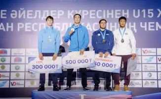 Борцы из Астаны завоевали медали на чемпионате Казахстана по борьбе в Таразе