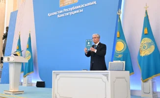 Токаев поздравил казахстанцев с принятием новой Конституции, подчеркивая важность этого события для страны