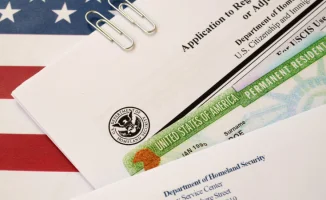 Власти США планируют обновить правила участия в лотерее грин-карт, изменения могут вступить в силу уже 10 апреля 2026 года.