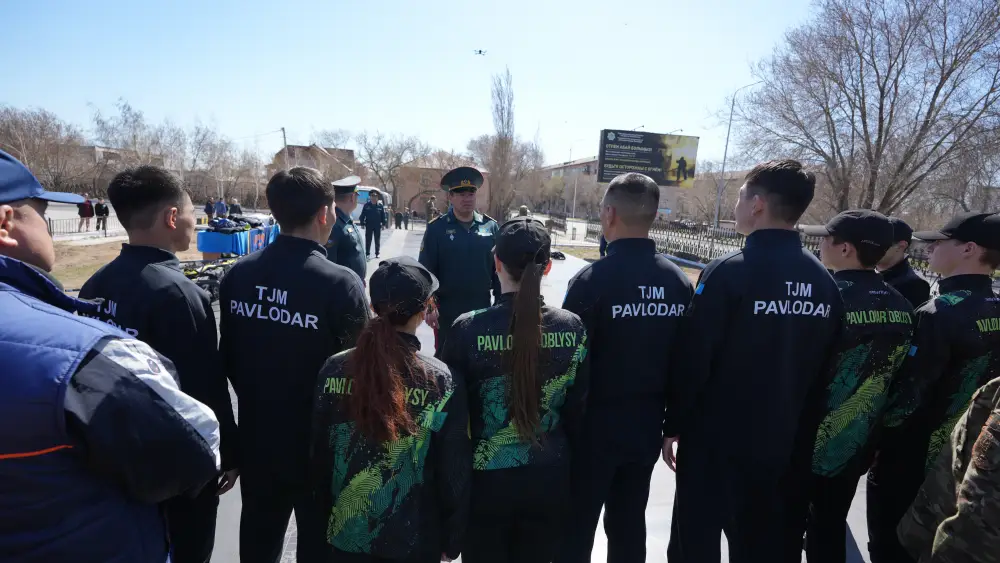 Чингис Аринов посетил пожарную часть в Павлодаре и оценил новую тренировочную башню для спасателей Актобе