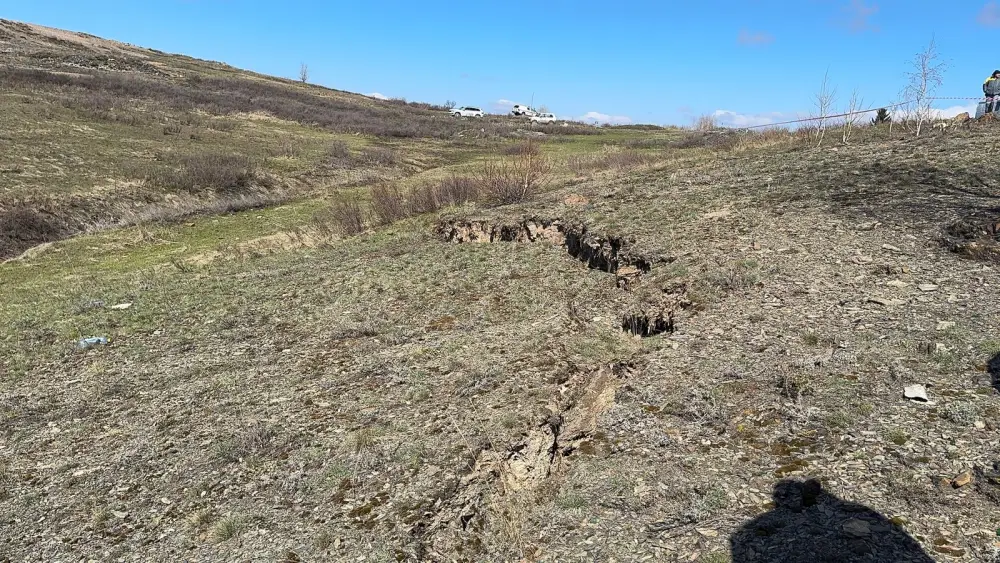 Усадка почвы на Белоусовском месторождении в Восточно-Казахстанской области под контролем Актобе