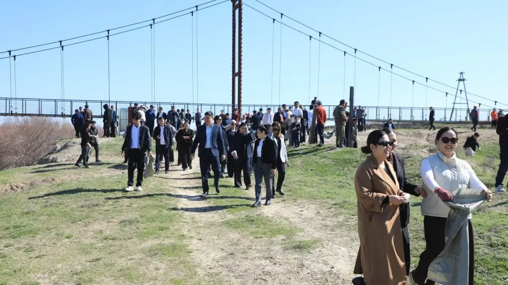 Очистка берегов реки в Арыси акция Мөлдір Бұлақ Актобе