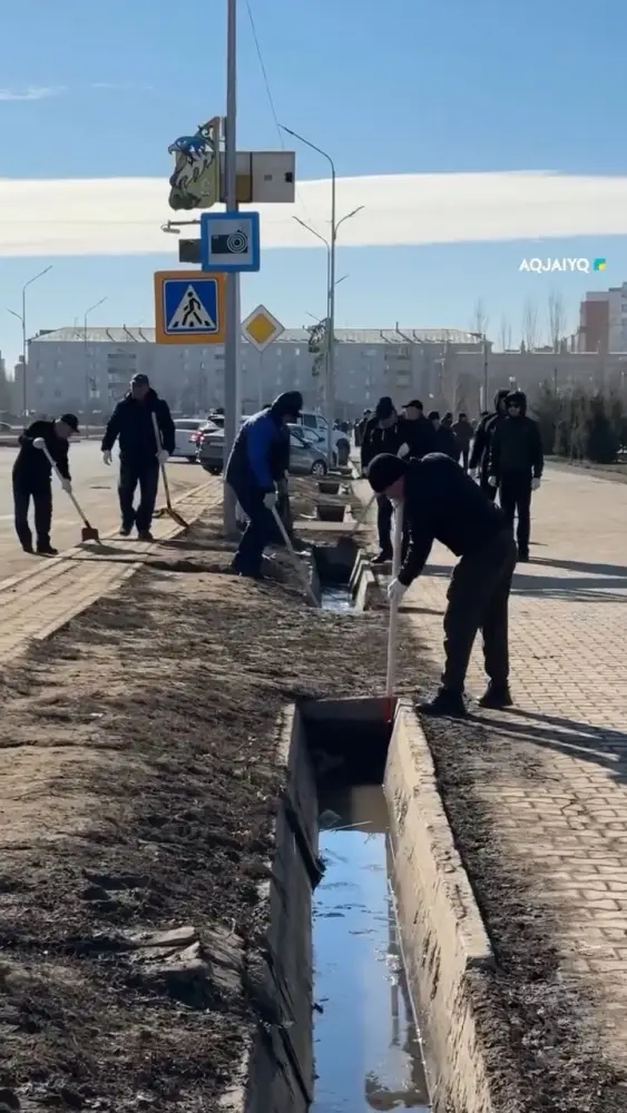 Первый общегородской субботник в Уральске: шаг к поддержанию чистоты и экологии города Актобе