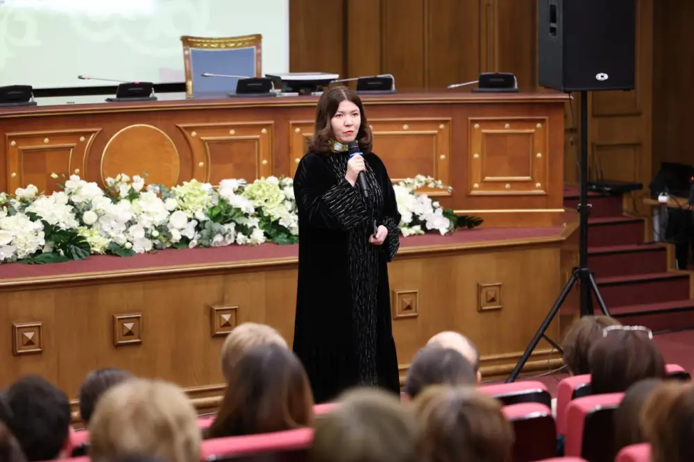 Чествование учителя Марии Бедриной в Министерстве просвещения Актобе