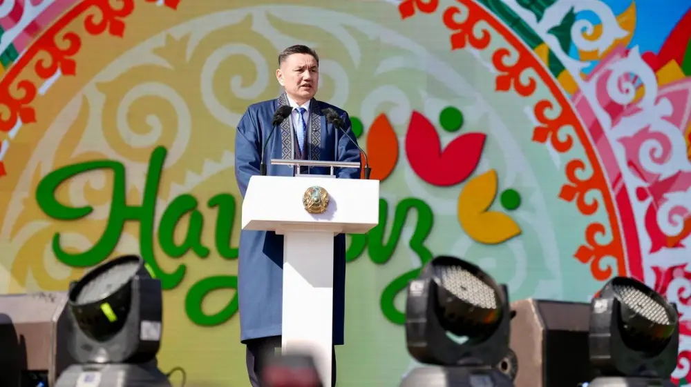 Мировой рекорд домбристов из ВКО исполнение песни Акбулак на празднике Наурыз Актобе