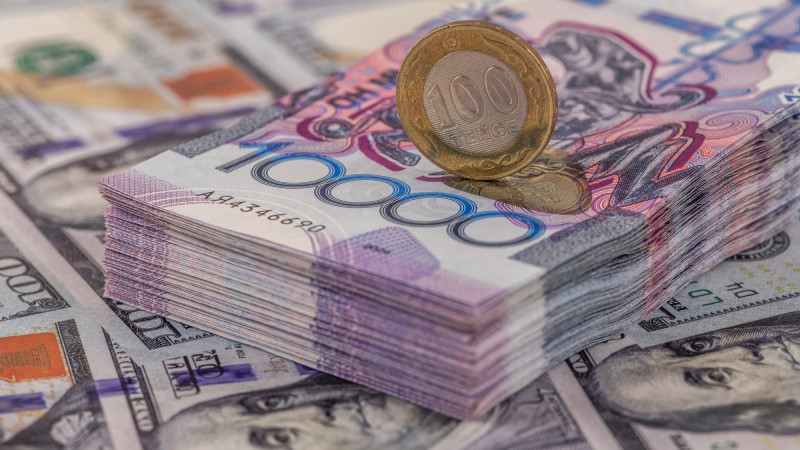 Доллар на KASE: тенге теряет позиции, сценарии на горизонте Актобе