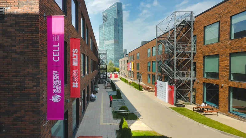 Доступ к британскому образованию: более 200 грантов для казахстанских выпускников от De Montfort University Актобе