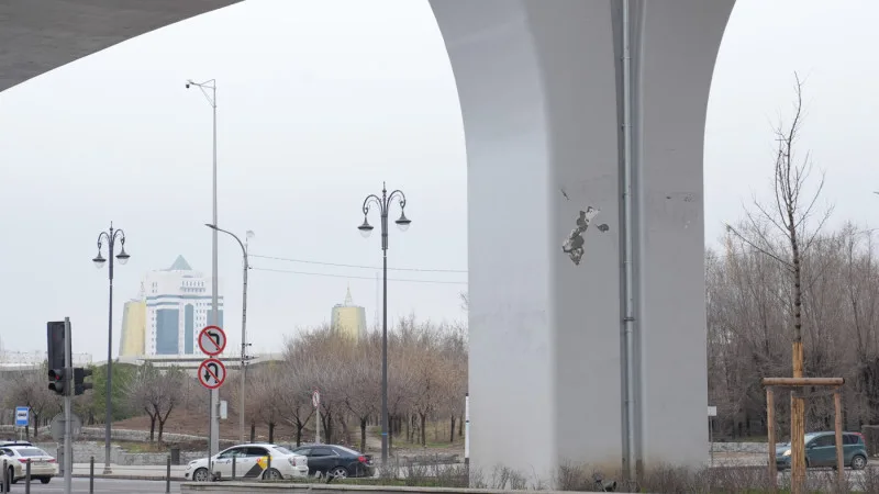 В Астане краска на опорах LRT начала шелушиться: CTS объясняет ситуацию Актобе