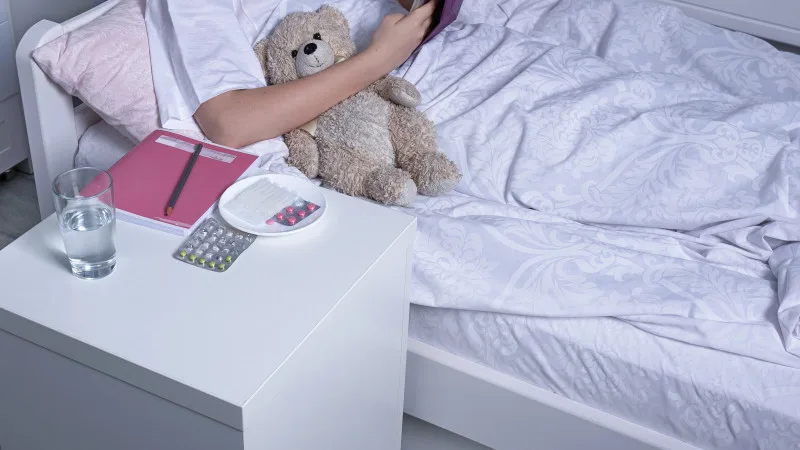 В поисках света: мать онкобольной девочки в Астане бьёт тревогу из-за нехватки жизненно важного лекарства Актобе