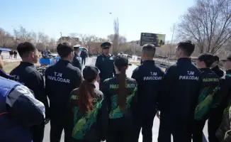 Чингис Аринов посетил пожарную часть в Павлодаре и оценил новую тренировочную башню для спасателей