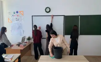 Студенты Астаны участвуют в экологической акции по уборке снега в рамках инициативы «Таза Қазақстан»