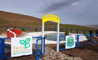 В Жамбылской области волонтёры и студенты очищают родники в рамках экоакции «Мөлдір бұлақ»