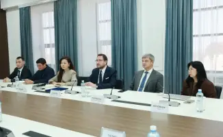 Ербол Карашукеев и председатель правления ТОО «Мобайл Телеком-Сервис» обсудили международное сотрудничество в сфере телекоммуникаций