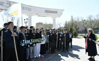 В Казахстане волонтеры объединяются для сохранения культурного наследия страны