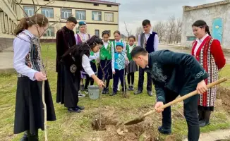 Вода жизни: ТуркестанскиеEducators сеют семена экологической ответственности