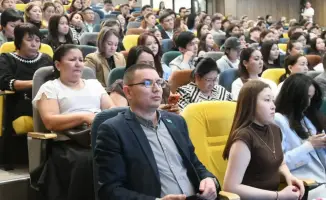 Конституционные ценности: кто учит молодежь?