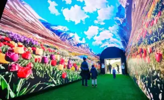 Световой мост в будущее: 12-метровый LED-туннель открылся в Астане