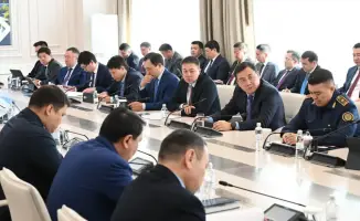 На совещании в Алматы Дархан Сатыбалды обсудил меры по повышению дорожной безопасности