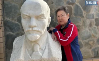 Пенсионерка из Актобе: Бюст Ленина — новый страж у ворот памяти