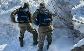 Военнослужащие очищают каналы в районе Алтай для предотвращения подтоплений и защиты местного населения