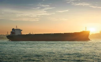 Иранский супертанкер преодолел морскую блокаду США: новые вызовы для глобальной энергетической безопасности