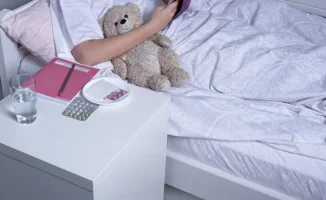 В поисках света: мать онкобольной девочки в Астане бьёт тревогу из-за нехватки жизненно важного лекарства