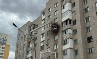 Пожарные эвакуируют жителей многоэтажного дома в Астане: возгорание на седьмом этаже ликвидируется