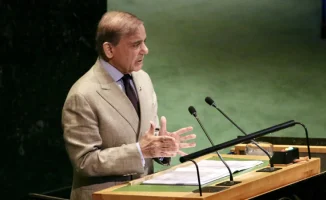 Пакистанский премьер просит Трампа отложить 'игру с огнем' по Ирану на две недели