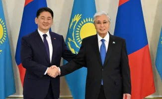 Президент Казахстана Касым-Жомарт Токаев встретился с президентом Монголии, где стороны провели переговоры в узком составе. В ходе встречи обсуждались вопросы двустороннего сотрудничества и достижения братских отношений между странами.