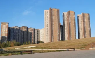 В Астане ожидается крупное задержание иностранцев с арсеналом оружия, о чем сообщил депутат Мажилиса Мурат Абенов в социальных сетях. Полиция отреагировала на пост, подтверждая информацию о ситуации.