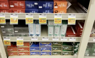 В Великобритании принят закон, который пожизненно запрещает продажу табачных изделий всем, кто родился 1 января 2009 года и позднее. Это решение направлено на борьбу с курением и защиту здоровья будущих поколений.