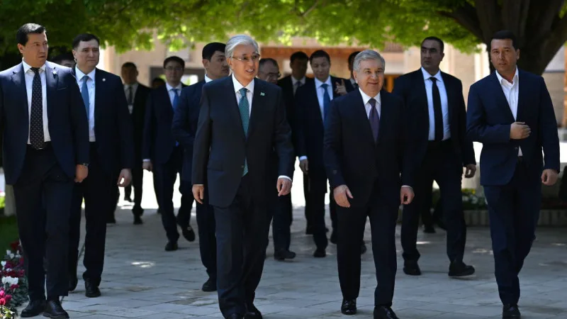 Токаев и Мирзиёев укрепляют культурные связи: визит к мавзолею Бахауддина Накшбанди как шаг к углублению сотрудничества между Казахстаном и Узбекистаном Актобе