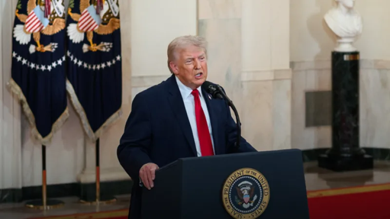 Экстренная эвакуация Трампа и Мелании с ужина в Вашингтоне Актобе