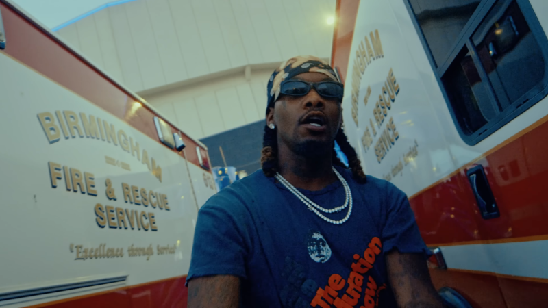 Сквозь ритмы и пули: рэпер Offset оказался в больнице после нападения на парковке отеля-казино Актобе