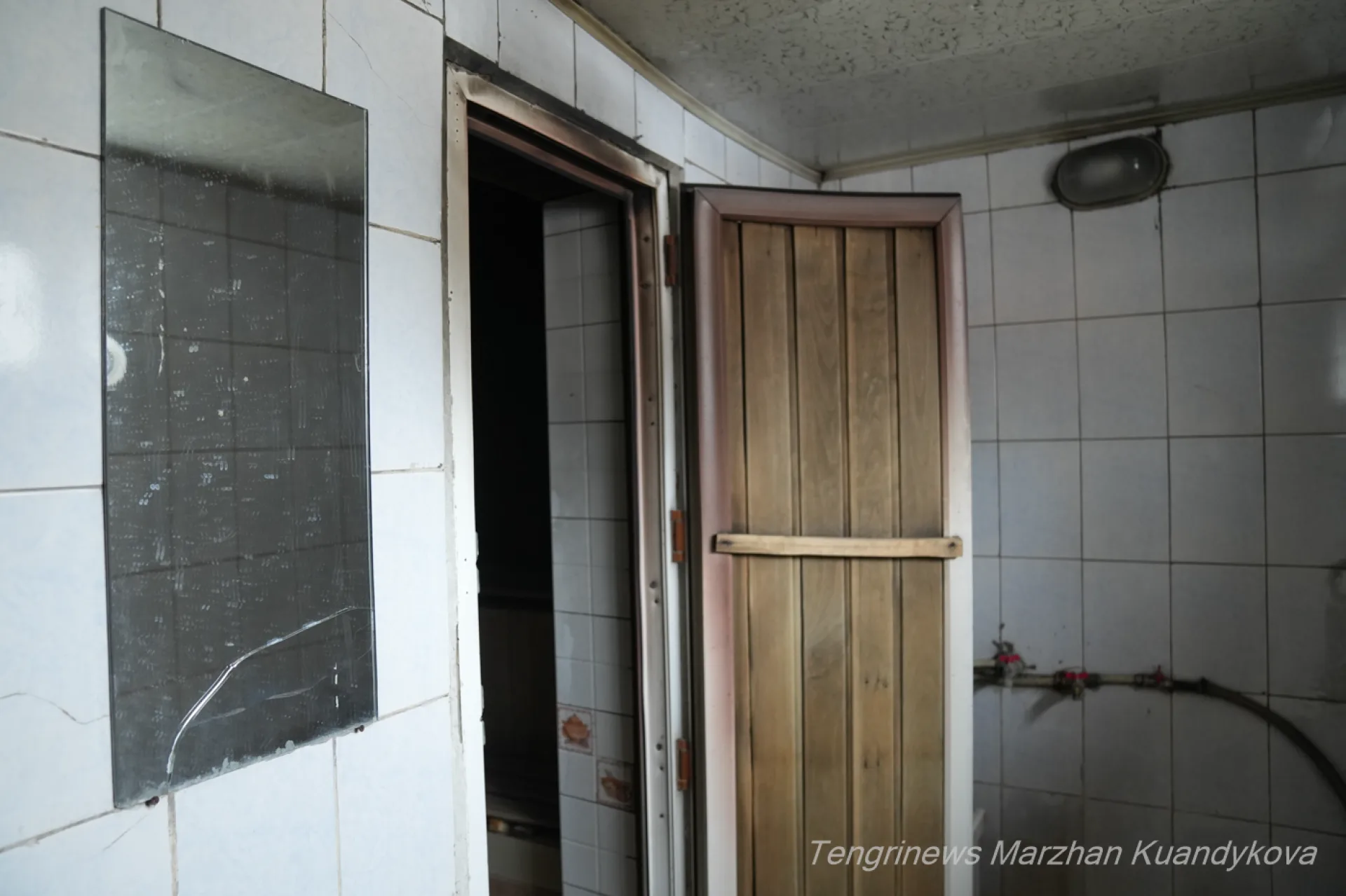 Так баня Темирхана Алимтаева выглядит внутри.
