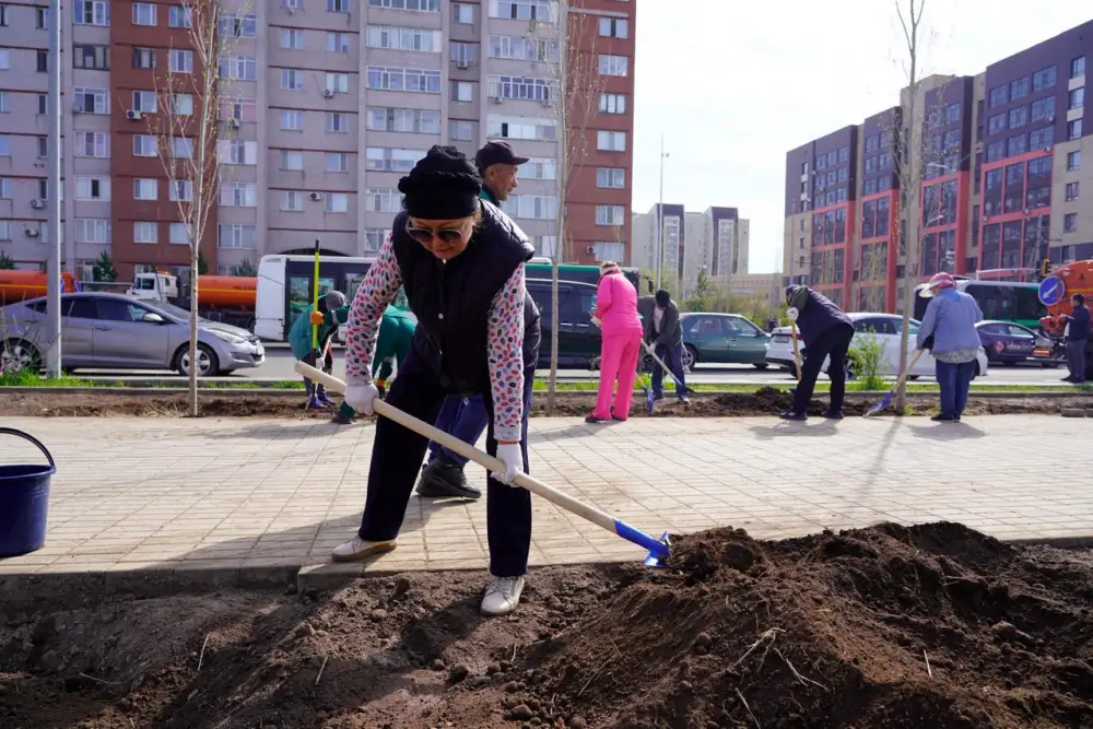 Столичные ТРЦ присоединились к озеленению города в рамках акции «Таза Қазақстан» (9)
