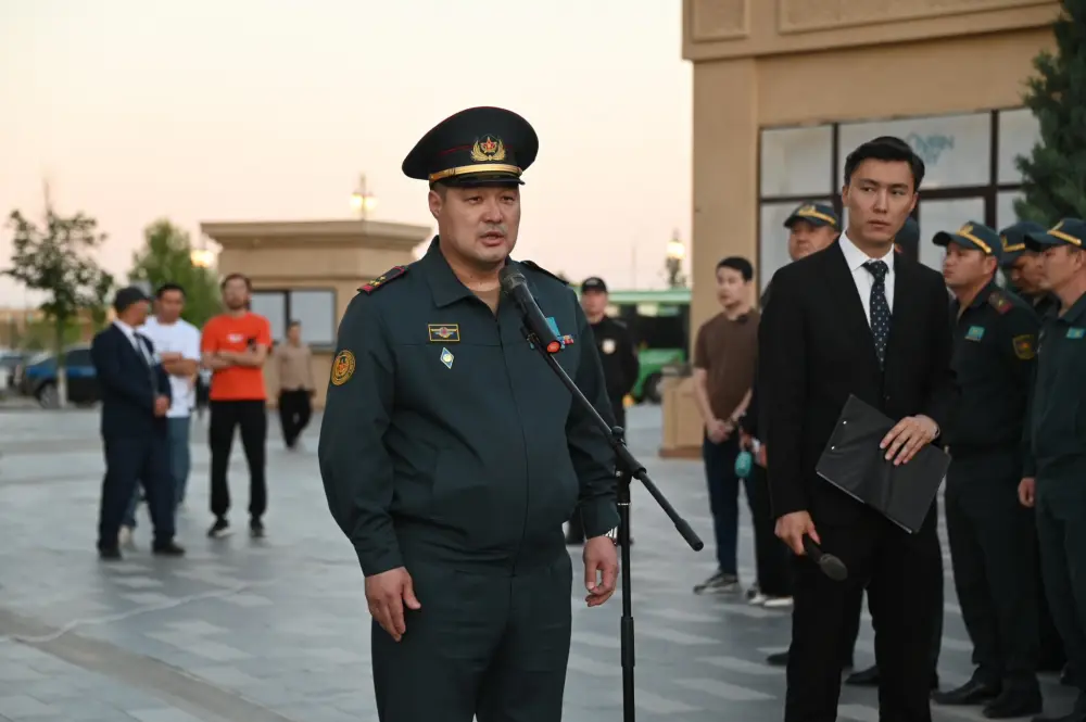 Торжественные проводы призывников в Туркестане Актобе
