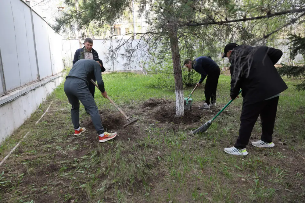 Экологическая акция Таза Қазақстан в Астане участие гвардейцев Актобе