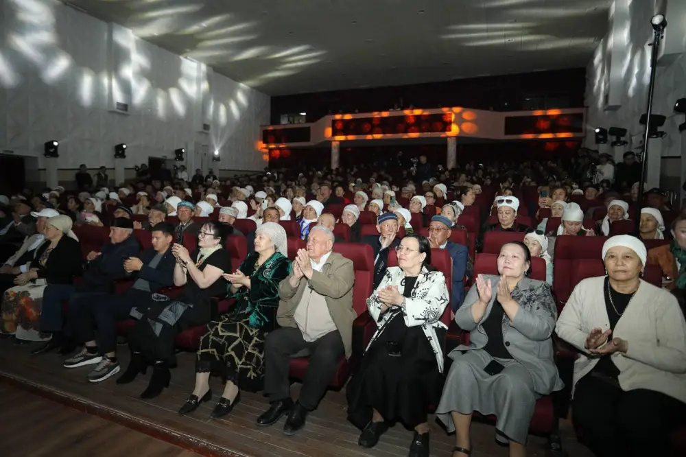 На республиканском конкурсе национального искусства «Бес асыл» мангистауские поэты одержали победу (9)